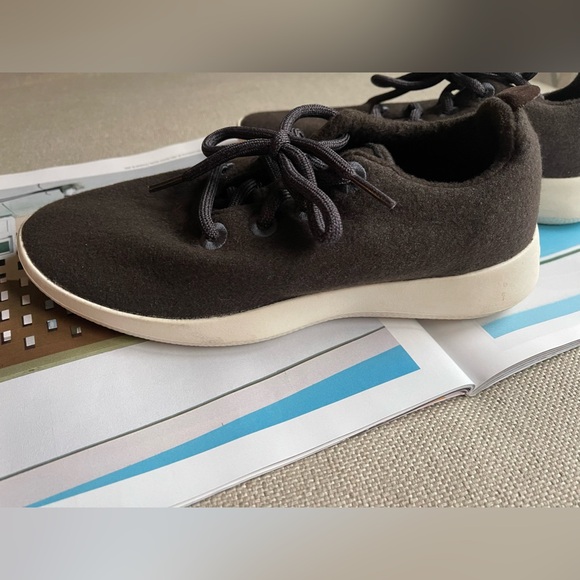 Allbirds Wool Runner Superfine NZ Merino In Brown Size W7 - Picture 4 of 10